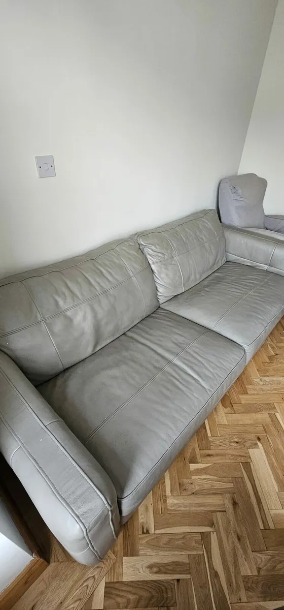 LEATHER SOFA - Image 2