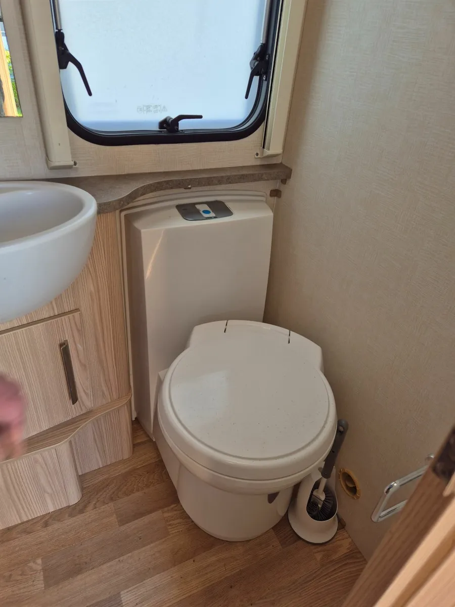 2012 Coachman Amara 655/6 Caravan - Image 2