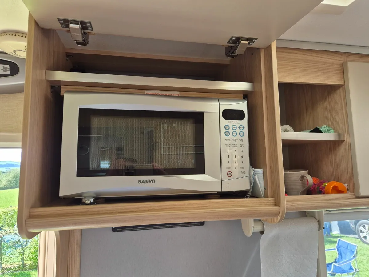 2012 Coachman Amara 655/6 Caravan - Image 4