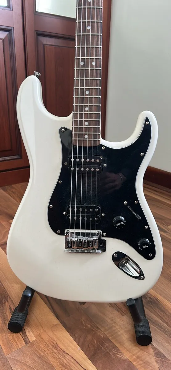 Squier sonic Stratocaster HH - Image 2