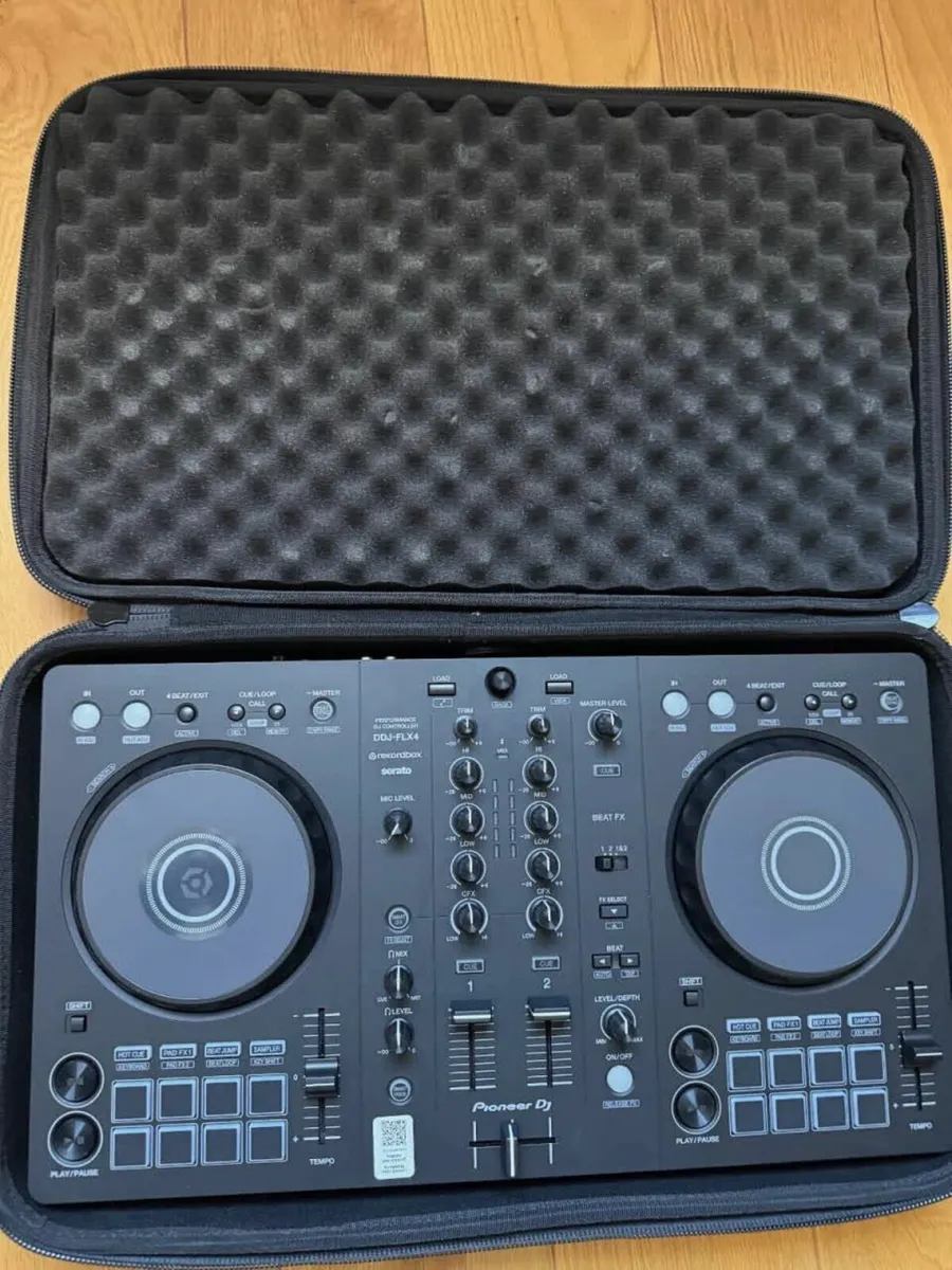 Pioneer DDJ FLX4 Controller & Official DJC-B Case - Image 1