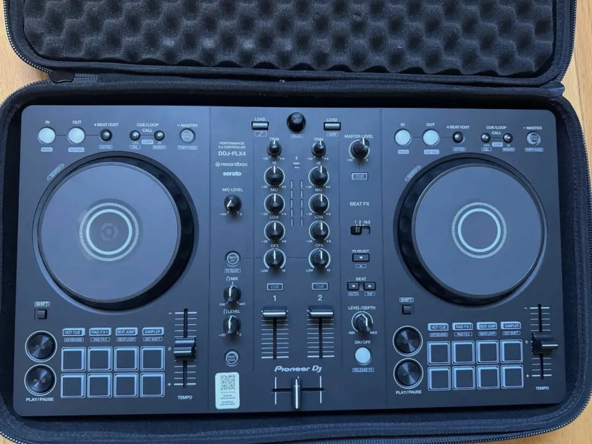 Pioneer DDJ FLX4 Controller & Official DJC-B Case - Image 3