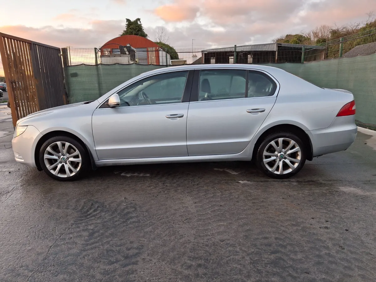 2013 Skoda Superb 2.0L TDI Automatic - Image 4