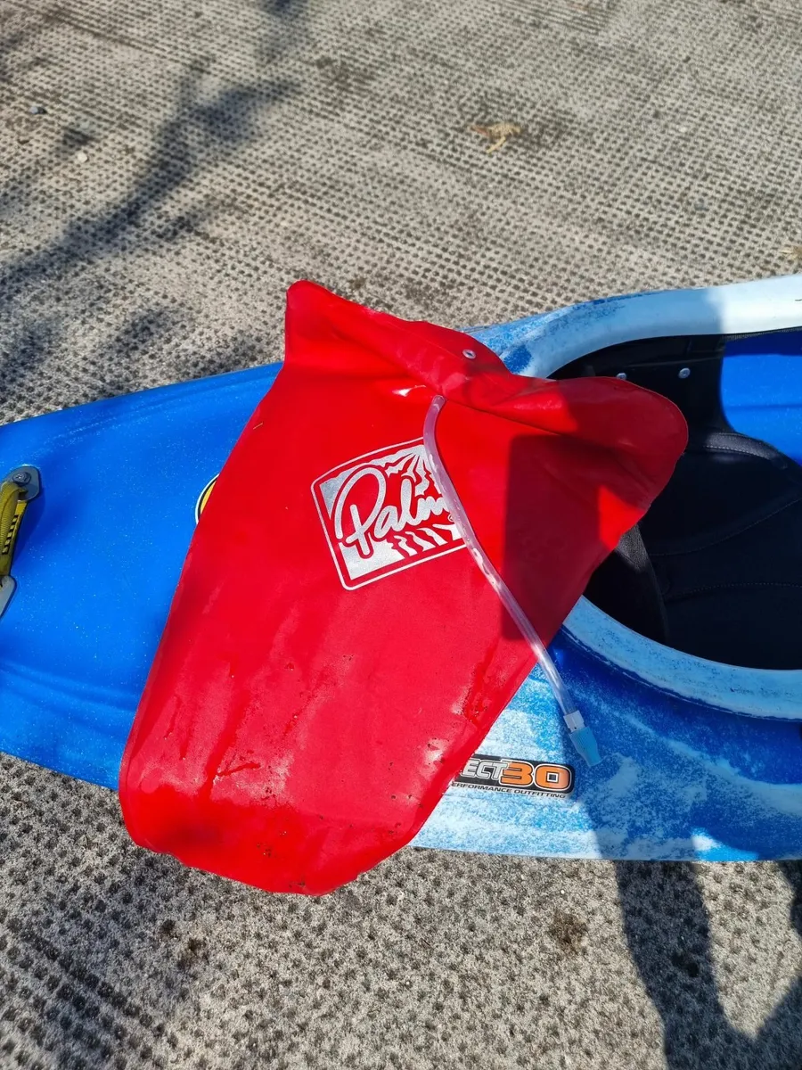 Pyranha Varun Kayak w Werner Rio Fibreglass Paddle - Image 4