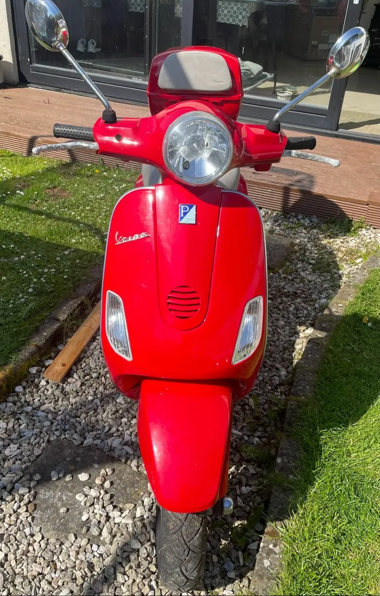 2006 Vespa LX125 project bike - Image 1