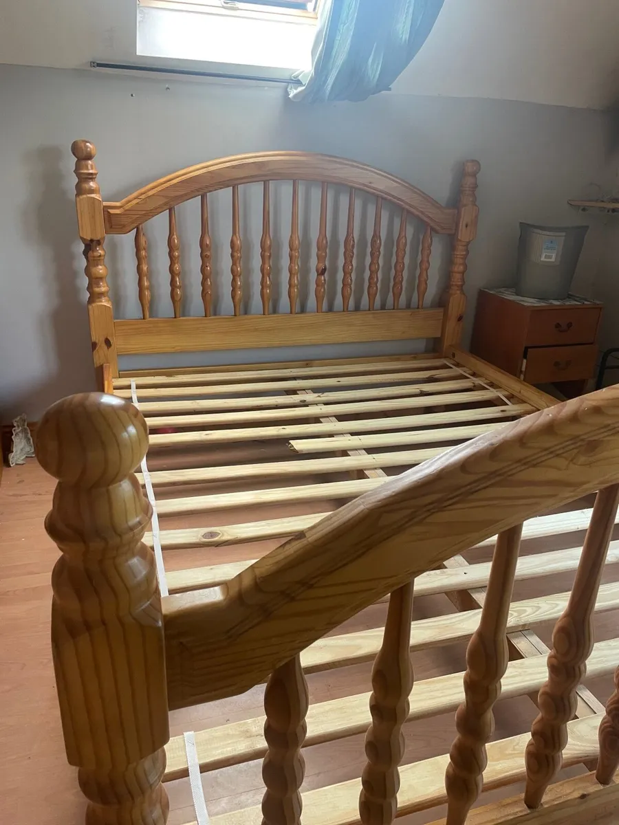 Kingsize pine bedframe - Image 4