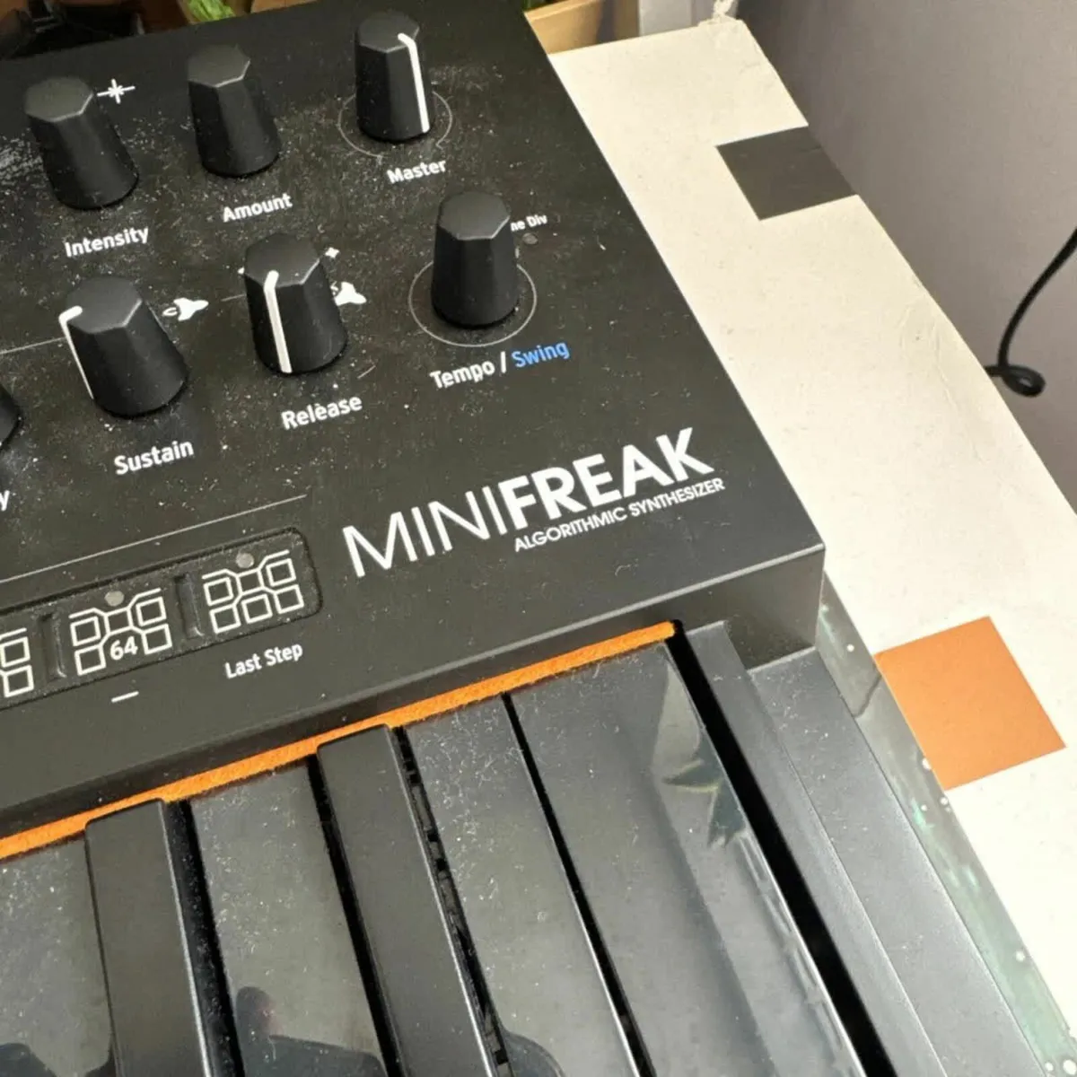 Arturia MiniFreak Stellar Edition synth - Image 4