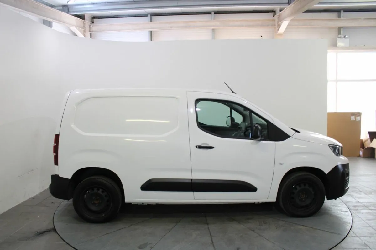 Peugeot Partner Partner Professional Plus 1.5 - Image 3