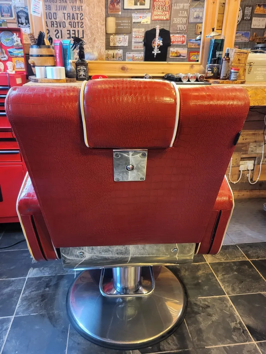 REM barber chairs - set of 2 - Image 2