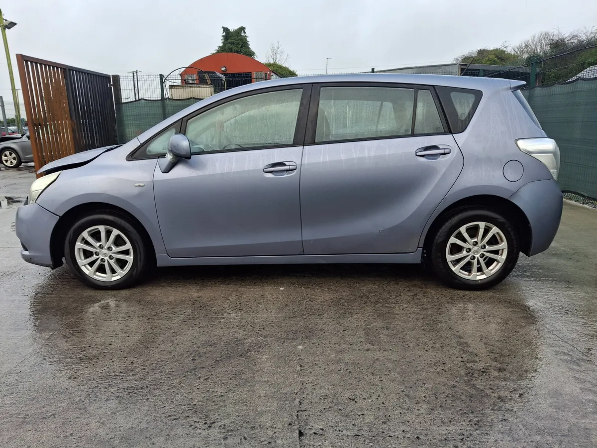 2011 Toyota Verso 7 Seater 2.0L Diesel - Image 4