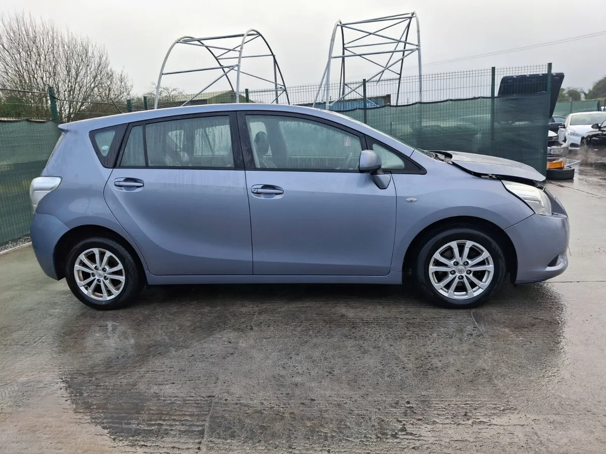 2011 Toyota Verso 7 Seater 2.0L Diesel - Image 3