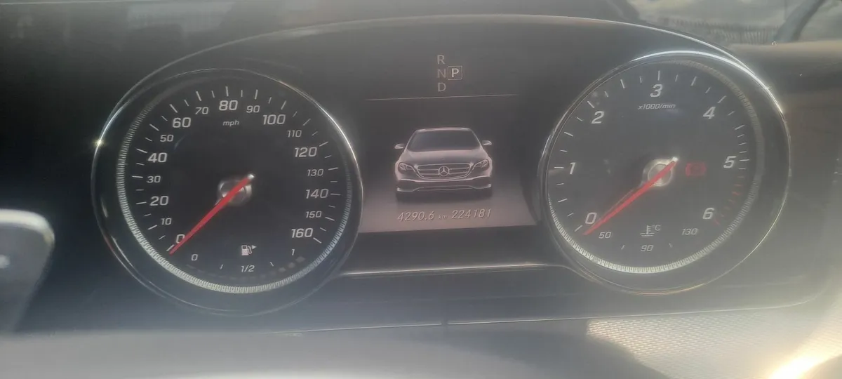Mercedes-Benz E-Class 2018 - Image 3