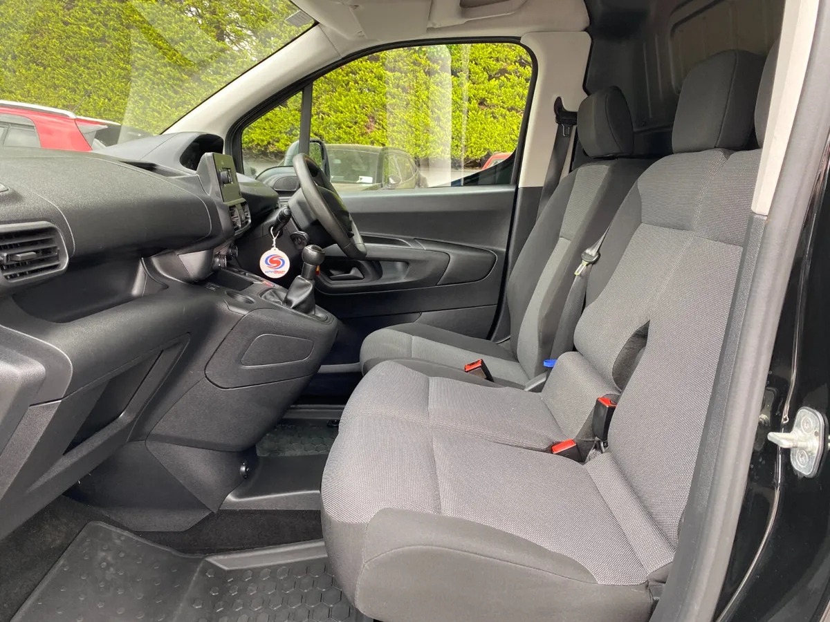 Peugeot Partner 1.5 Blue HDI 100 Long - Image 3