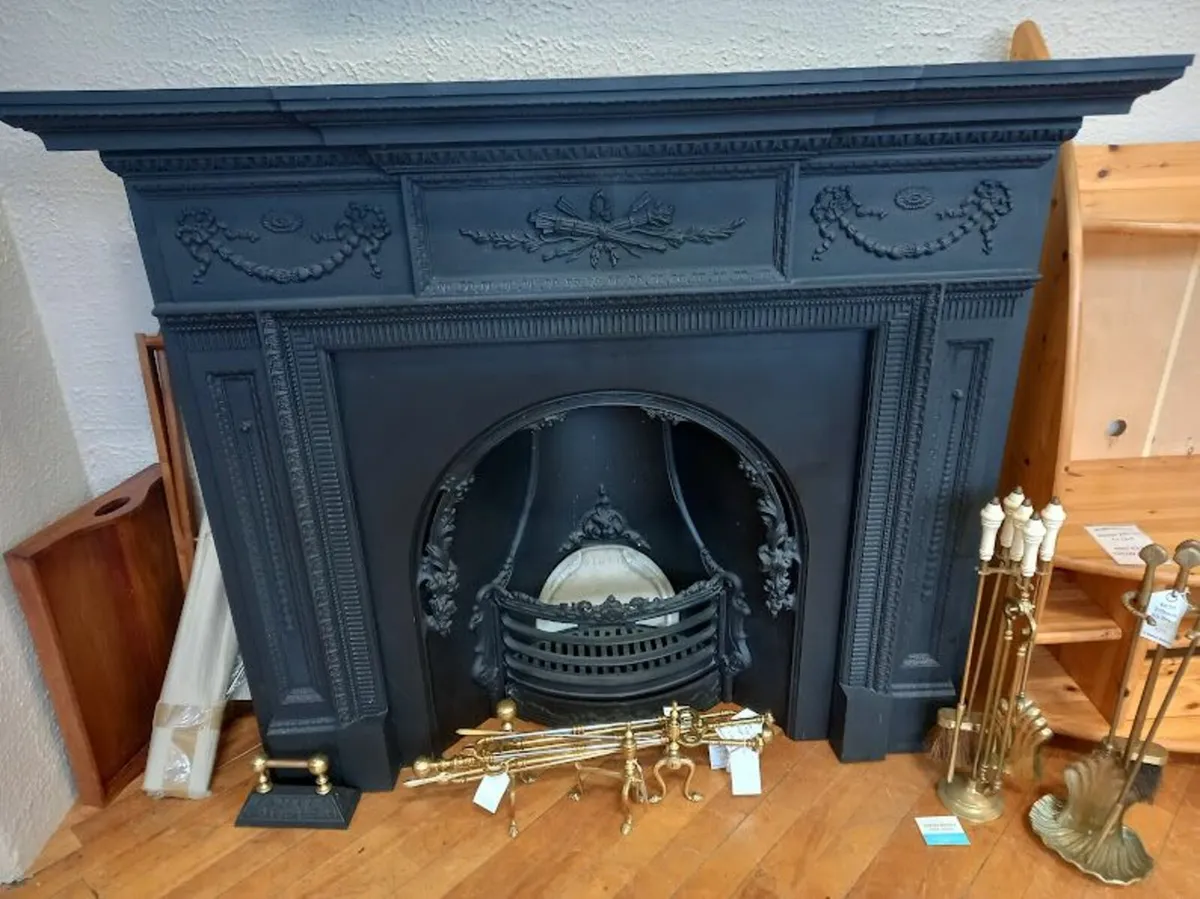 Williamson cast iron fireplace - Image 1