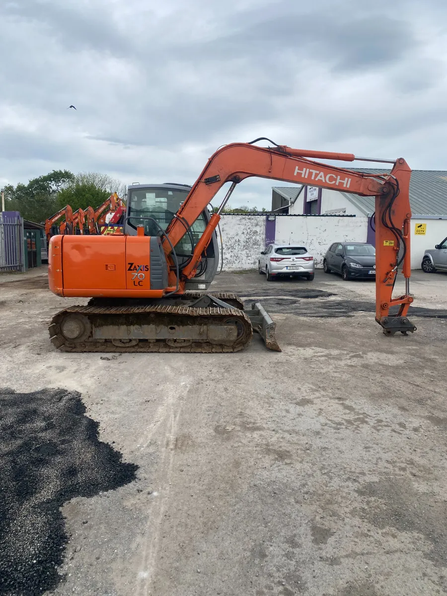 Hitachi Zaxis 70-3 - Image 1