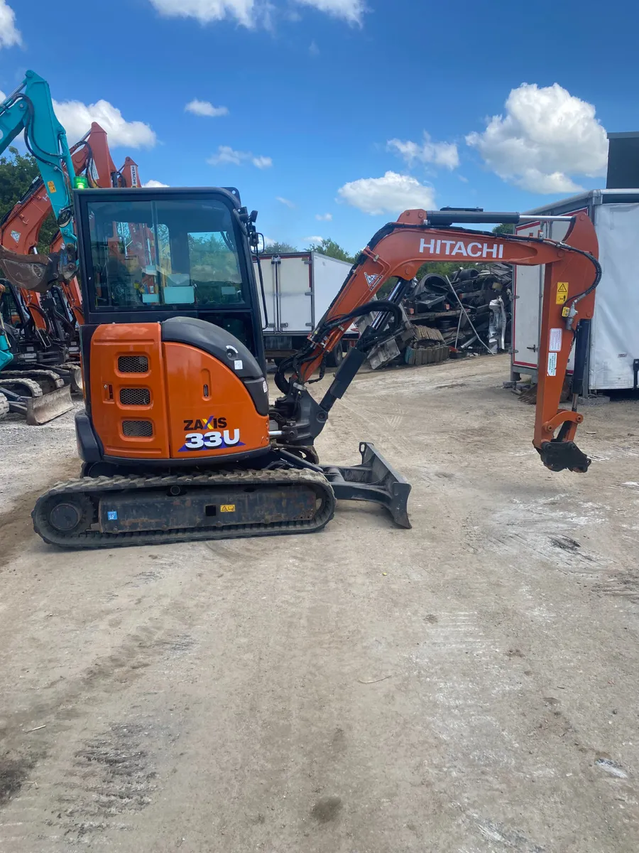2023 Hitachi 33U (950 hours) - Image 3