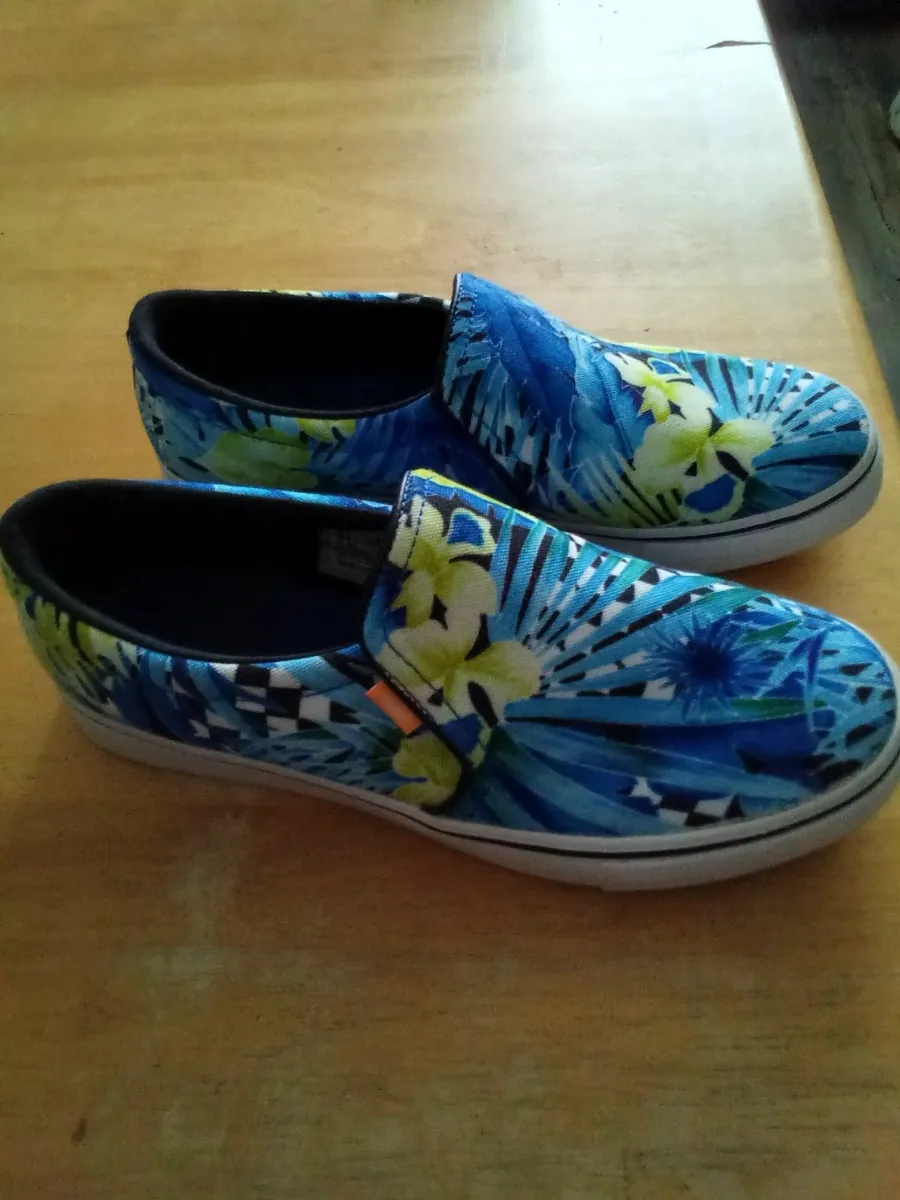 Ladies Nike loafer size 6  never worn - Image 1