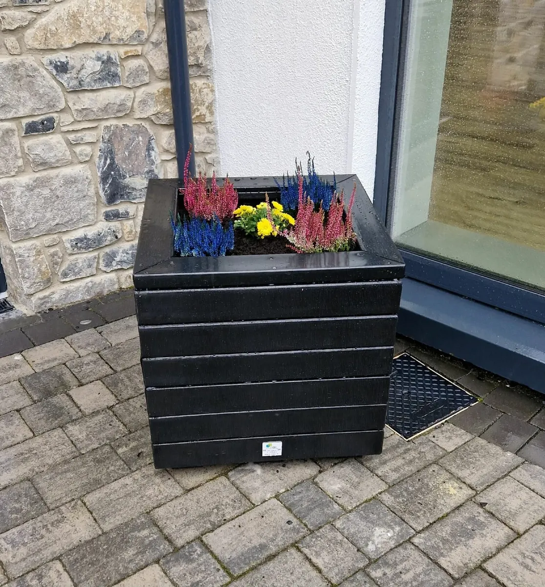 Garden furniture-Benches, Planters - Image 4