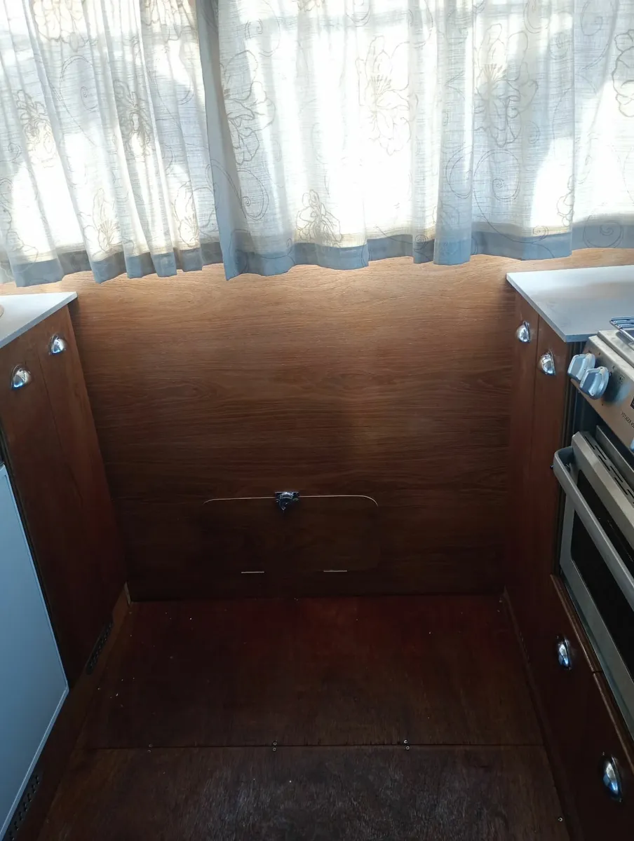 Boat Broom Skipper 30 River Cruiser - Image 2