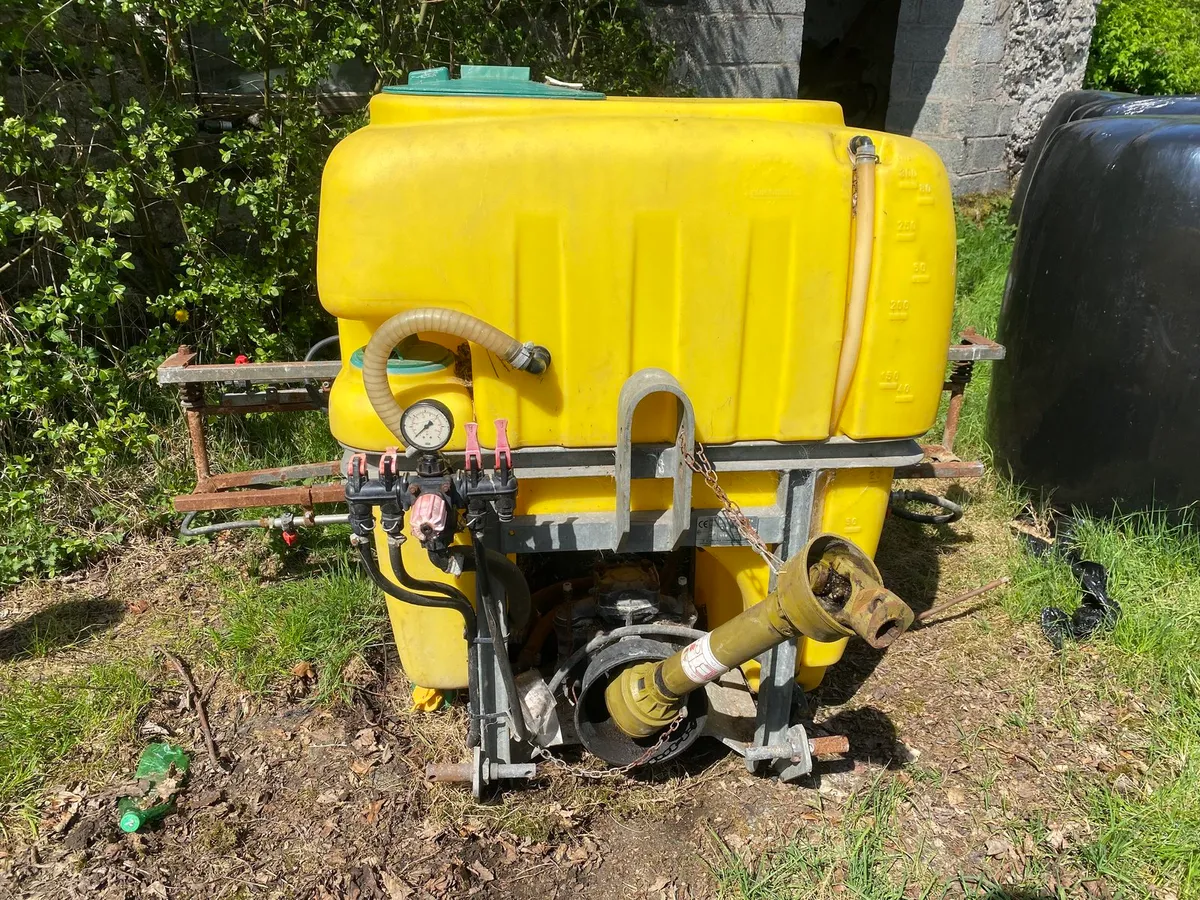 300 litre Allman sprayer - Image 1