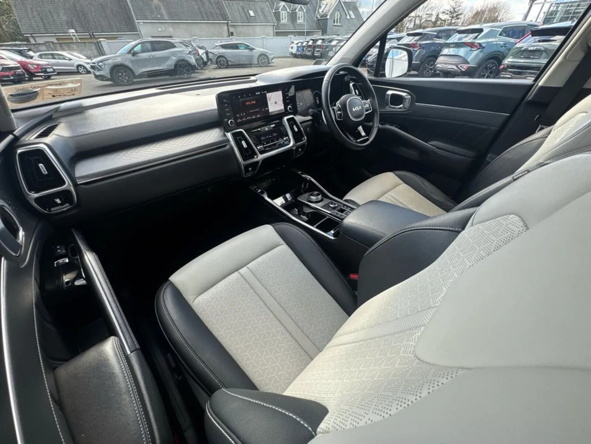 Kia Sorento 1.6 PHEV K4 4X4 7 seats - Image 3