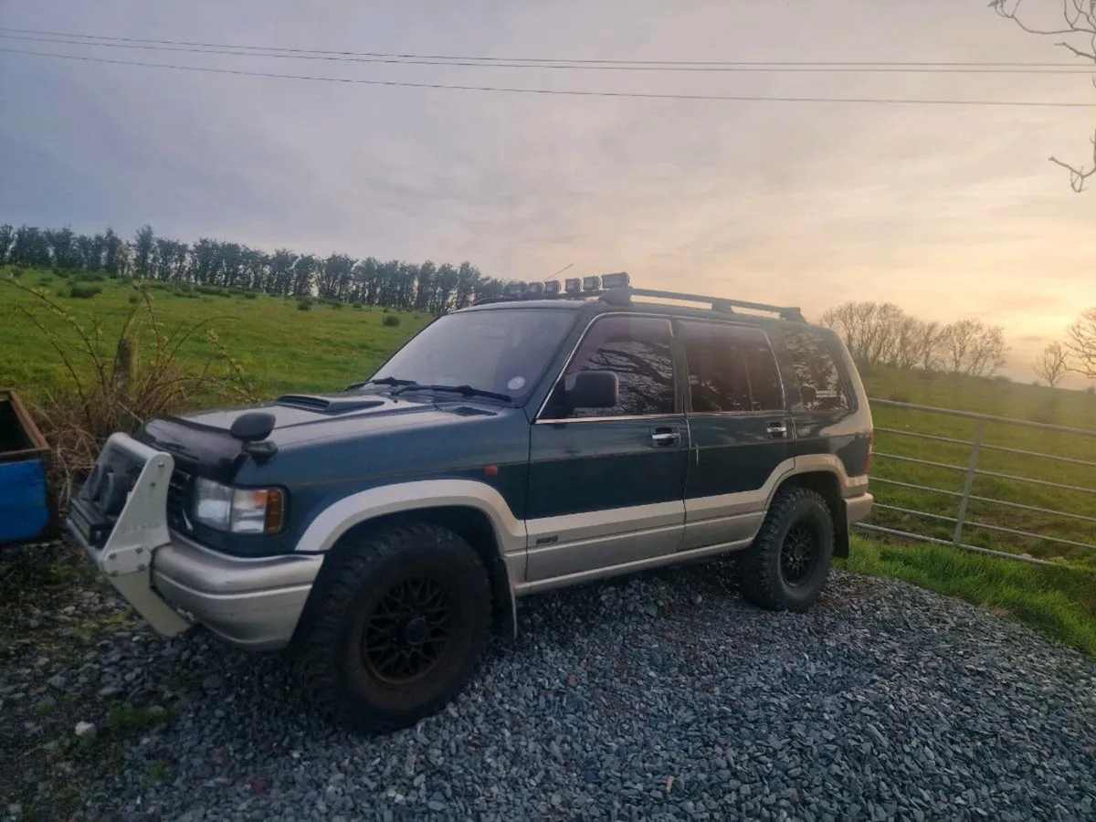 1995 isuzu trooper bighorn 7 seater - Image 1