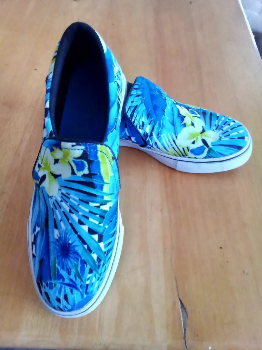 Ladies Nike loafer size 6  never worn - Image 2