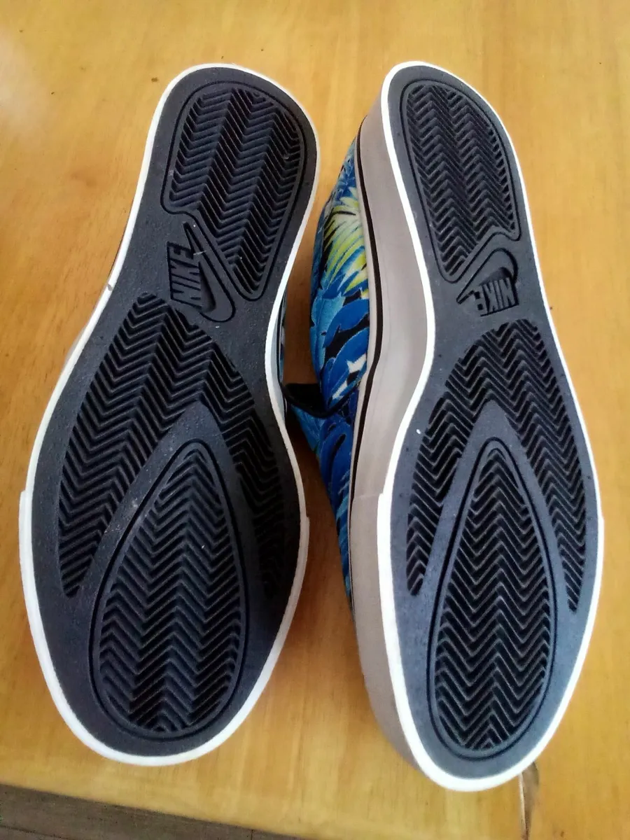 Ladies Nike loafer size 6  never worn - Image 3