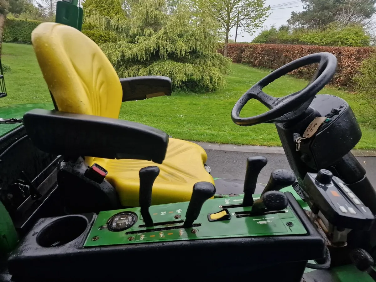 John Deere 1580 ride on mower lawnmower - Image 2