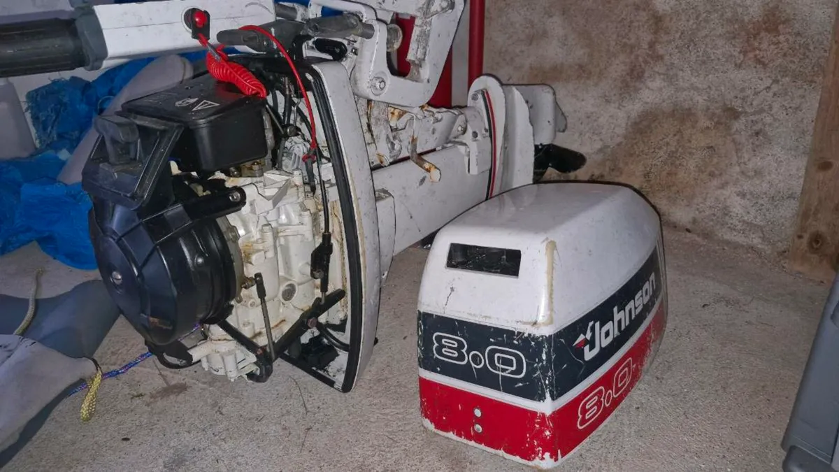 Johnson engine 8Hp 2 stroke motor free for parts