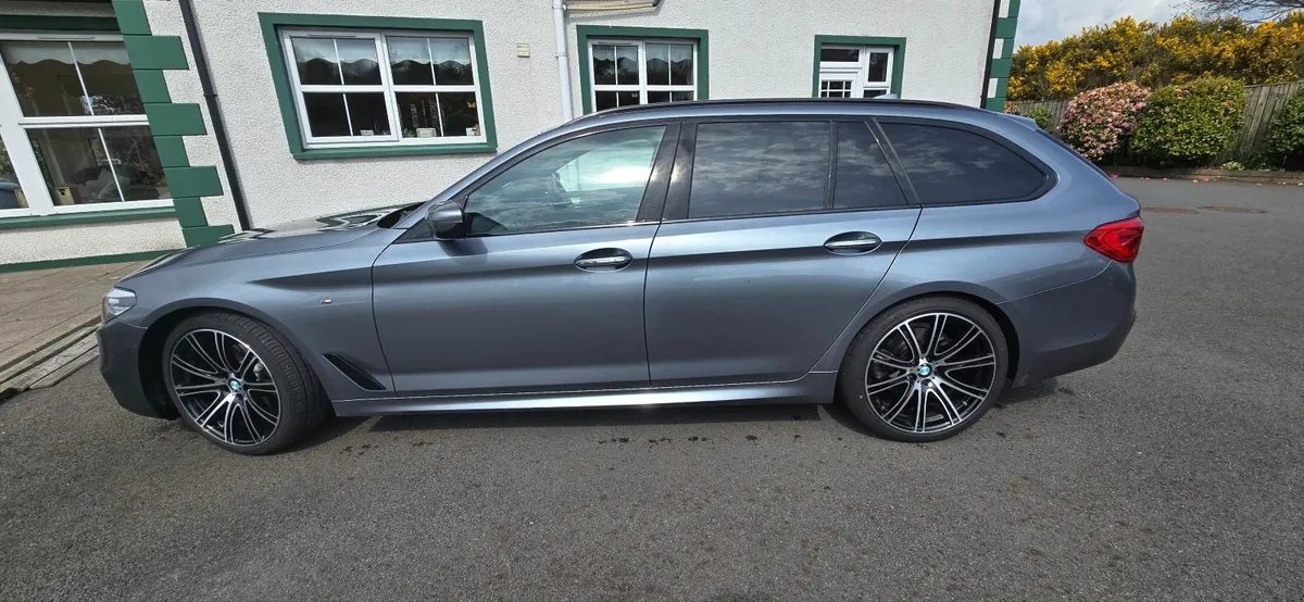 BMW 5-Series 2018 - Image 4