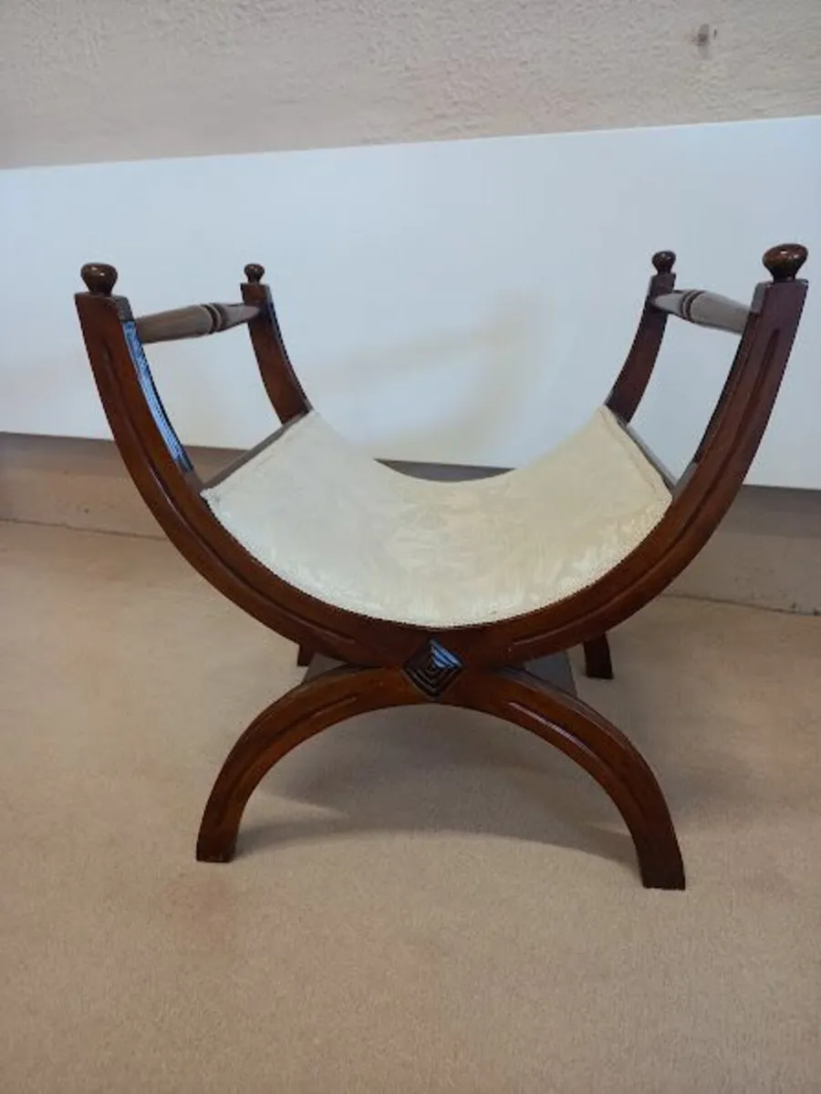 Handmade vintage vanity chair - Image 1