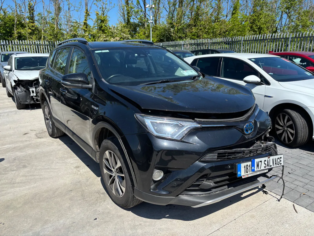 18 Rav4 Hybrid Luna Sport 140km Drives - Image 2