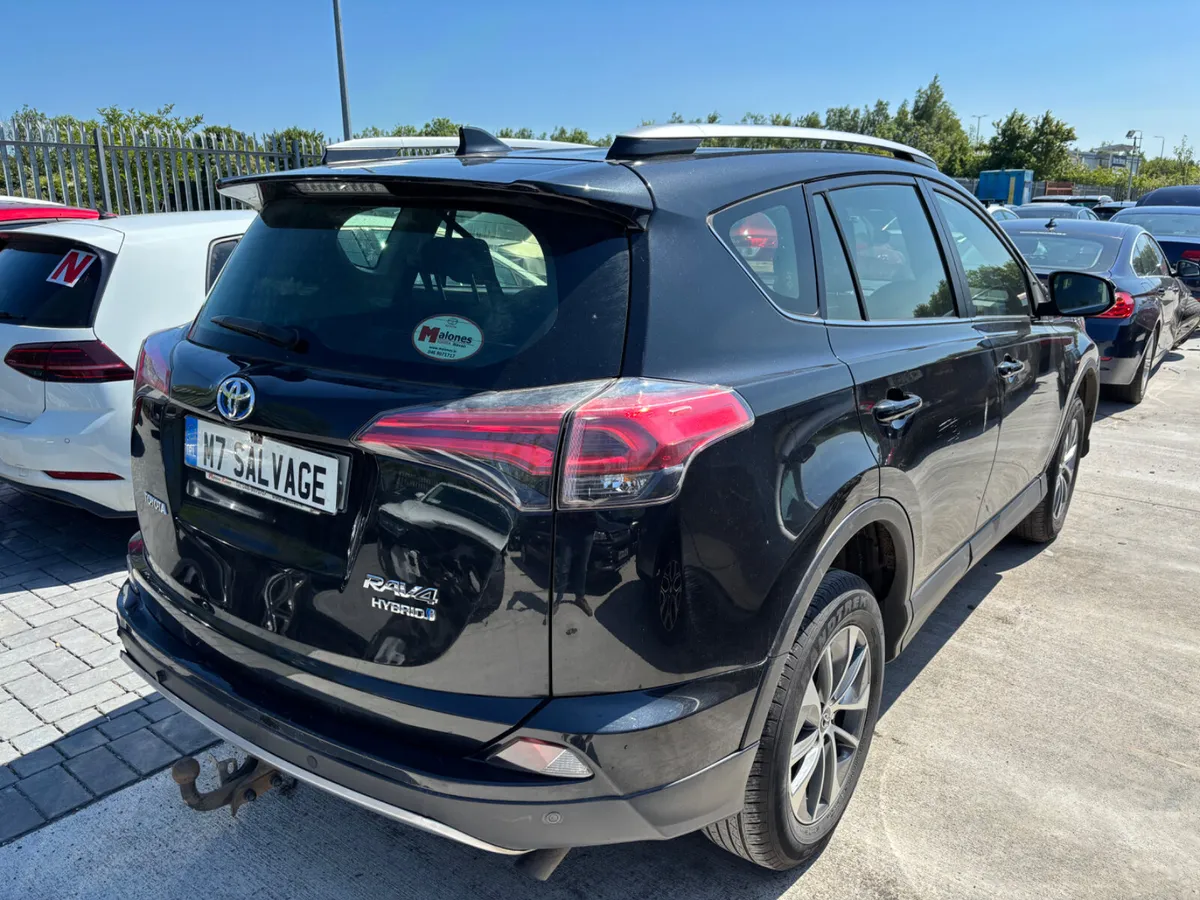18 Rav4 Hybrid Luna Sport 140km Drives - Image 3