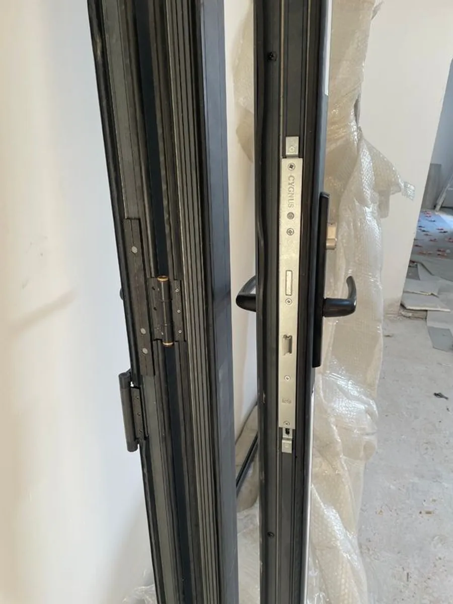Bi-Fold Door - Image 4