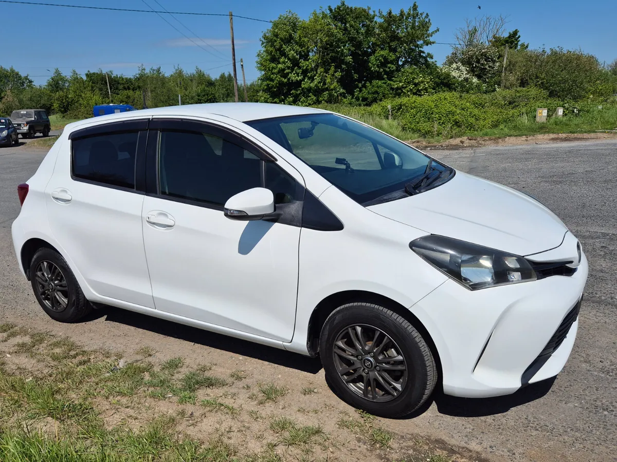 TOYOTA VITZ 2015 AUTOMATIC - Image 2