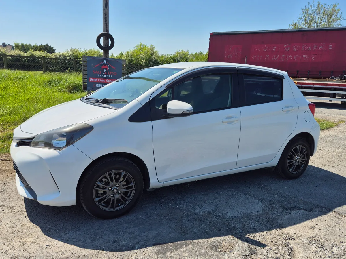 TOYOTA VITZ 2015 AUTOMATIC - Image 4