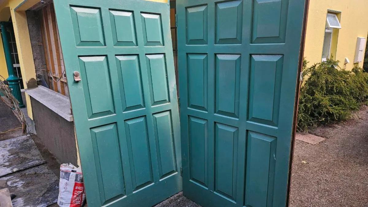 Teak garage doors - Image 1