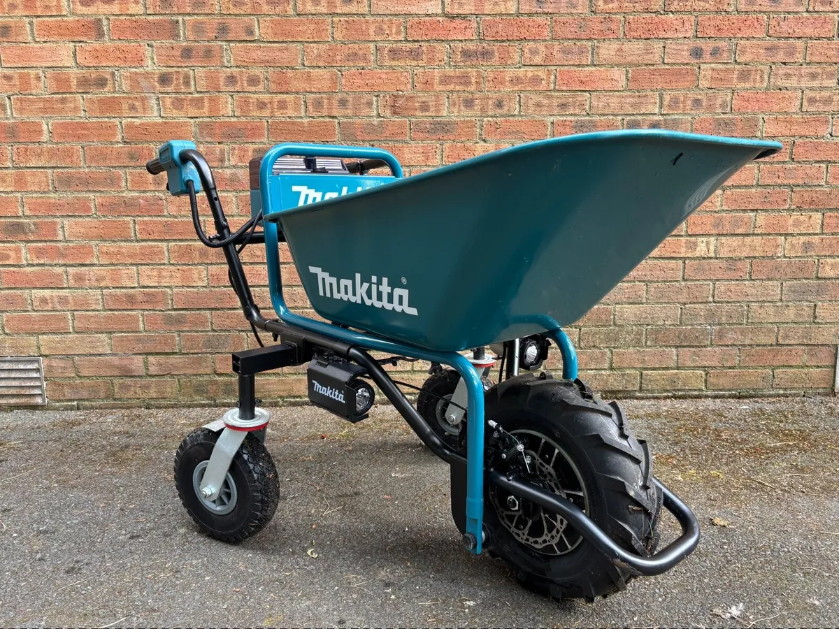 Makita DCU180PTX4 18v Wheelbarrow - Image 2