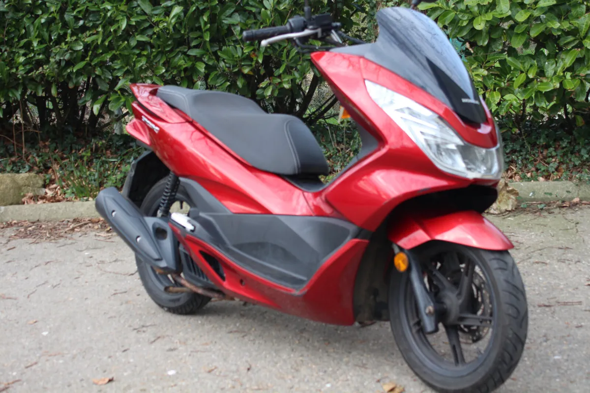 2018 Honda PCX125 - Image 2