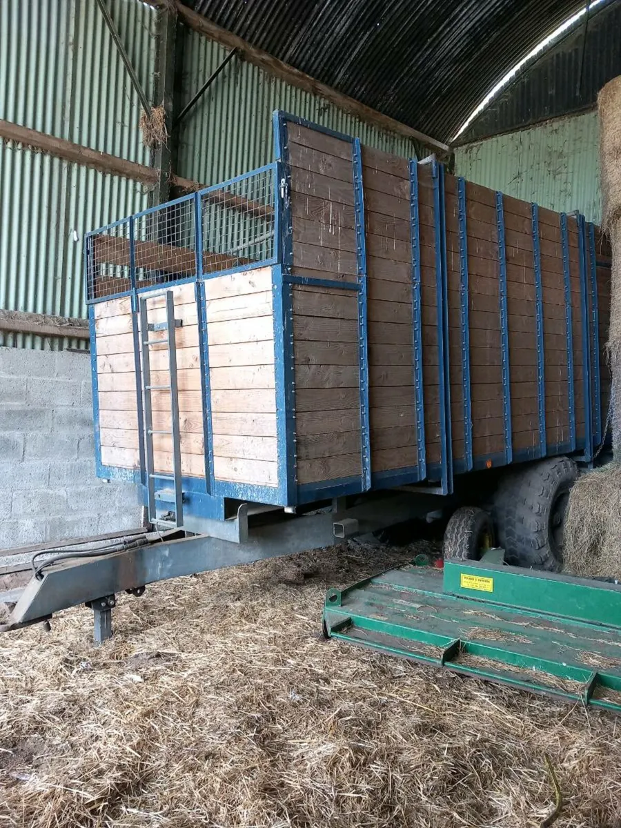 16-foot silage trailer - Image 3