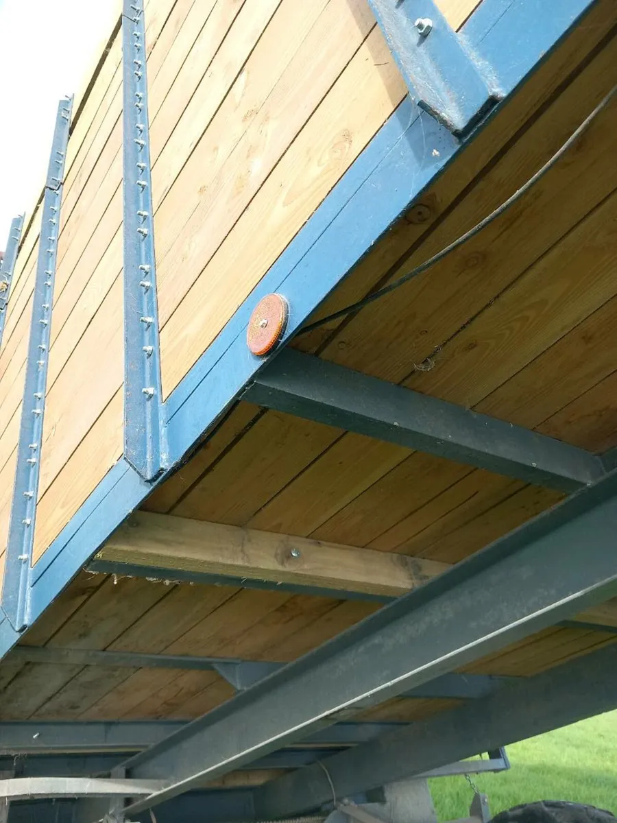 16-foot silage trailer - Image 4