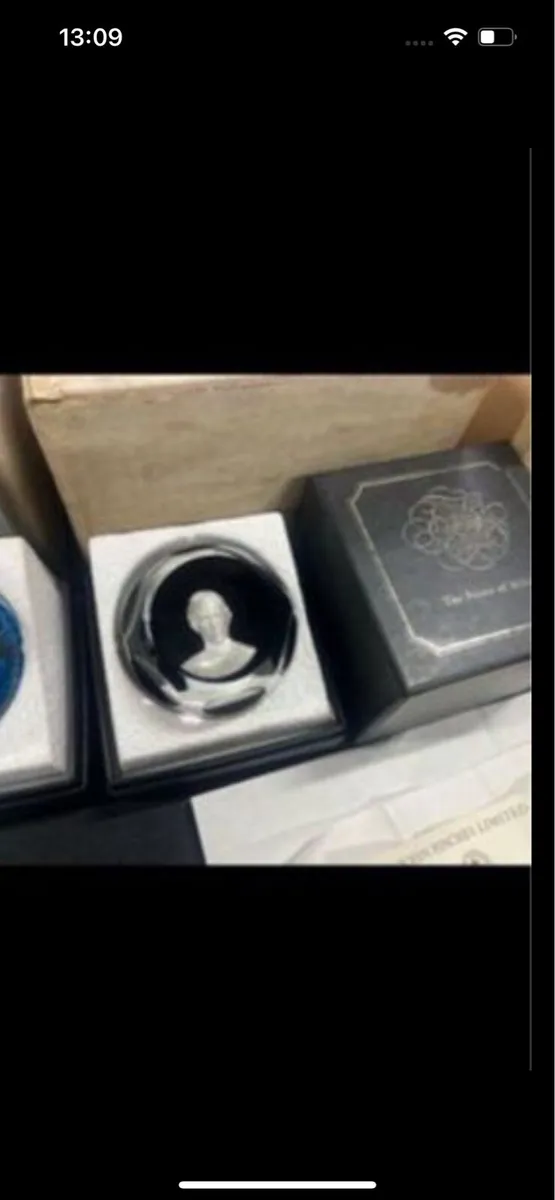 4 pinches baccarat commemorative paperweights - Image 3