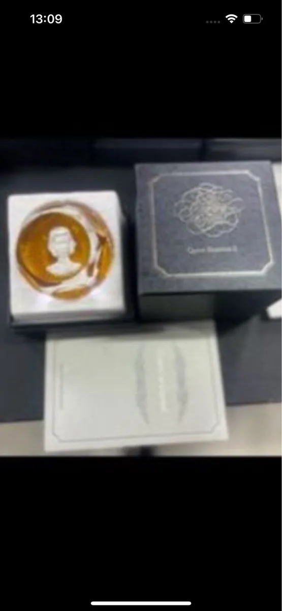 4 pinches baccarat commemorative paperweights - Image 4