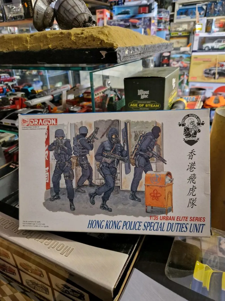 Airfix Dragon Hong Kong Police - Image 1