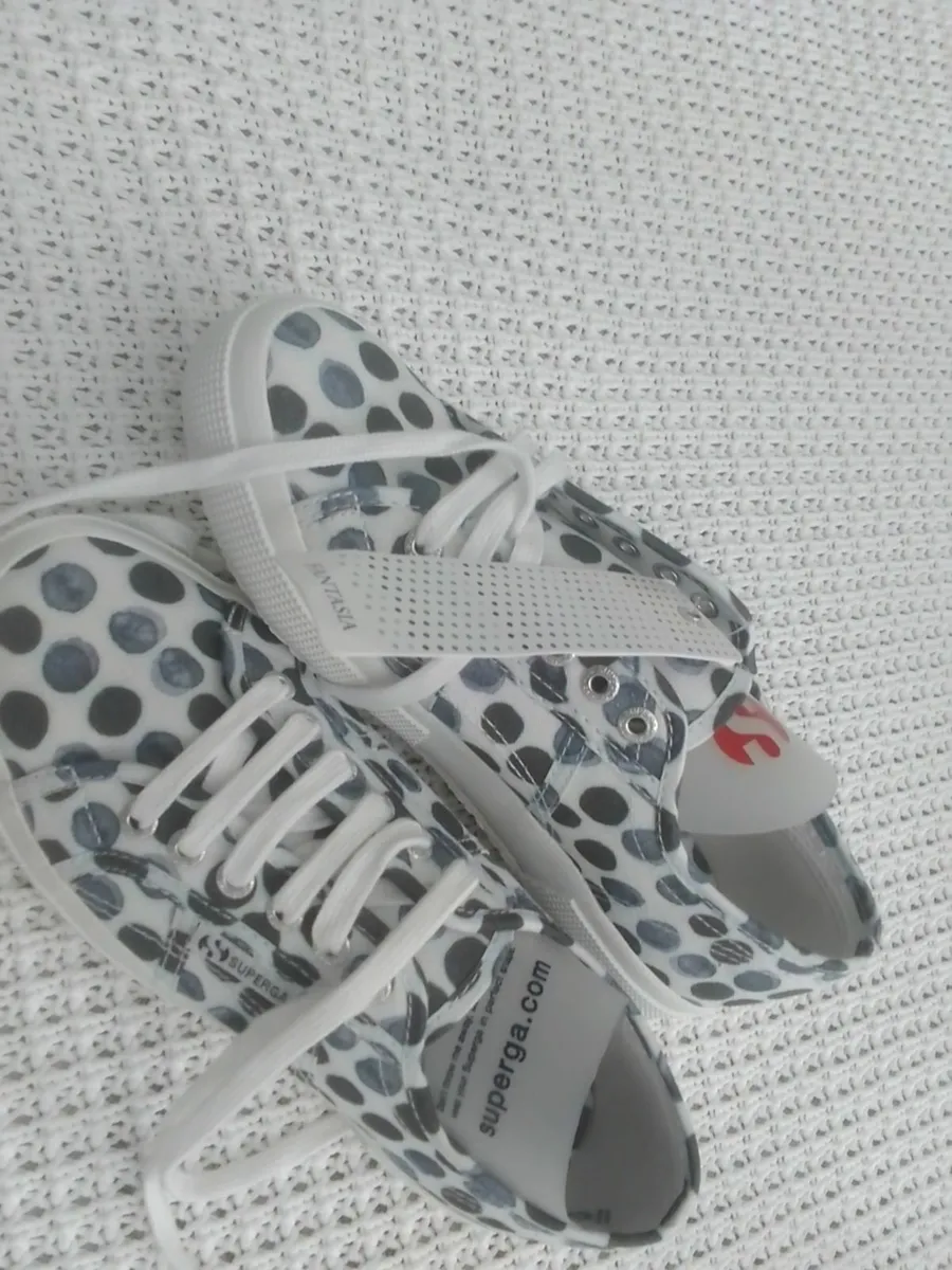 SUPERGRA BLUE & WHITE DOTTY  SNEAKERS 6 NEW - Image 4