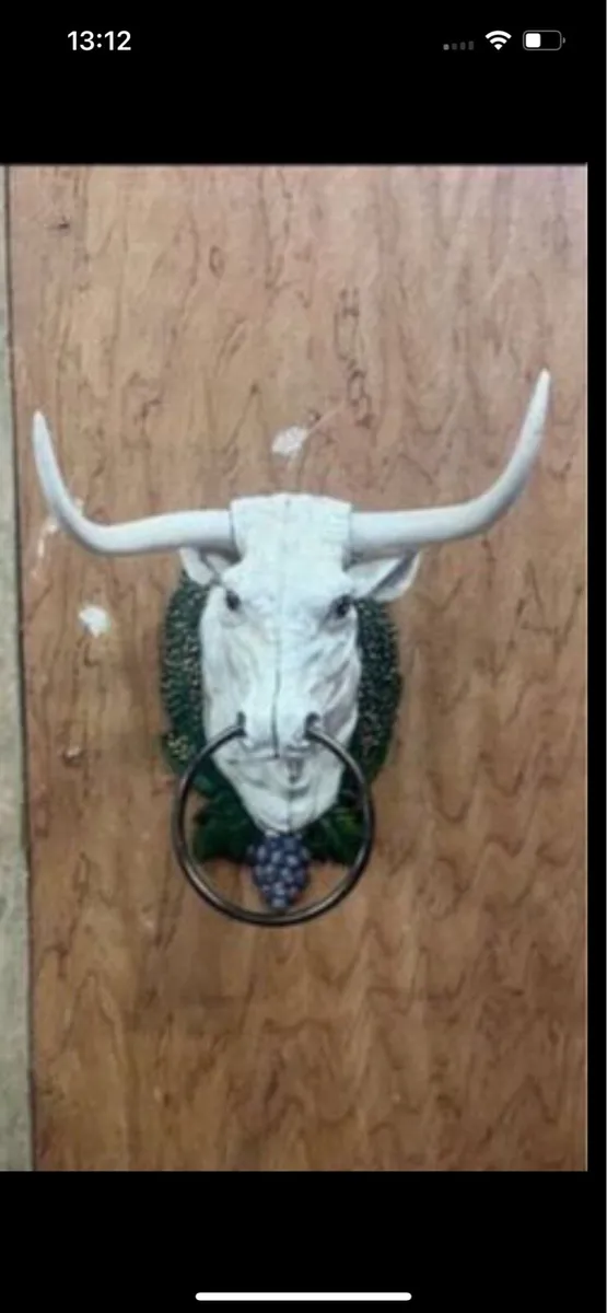 Bull door knocker - Image 1