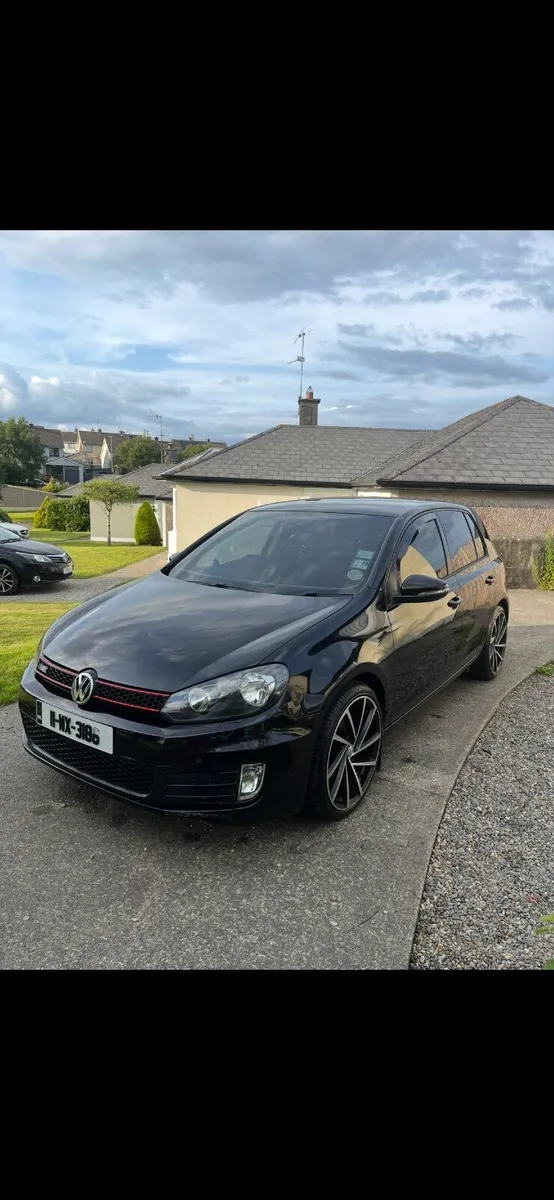 Volkswagen Golf 2011 - Image 1