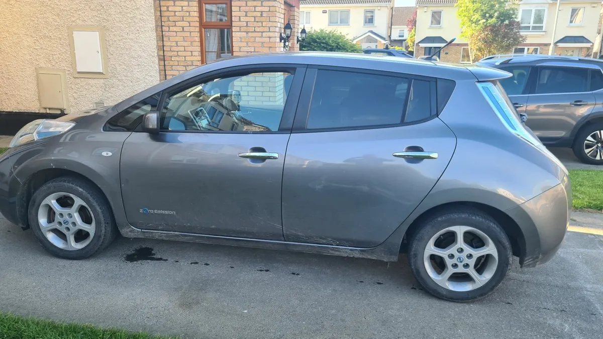 Nissan Leaf 2013 - Image 1