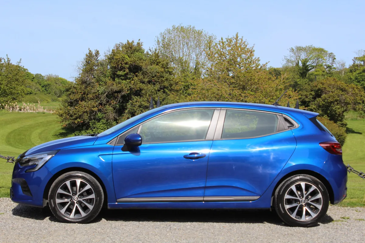 Renault Clio 2022 - Image 2